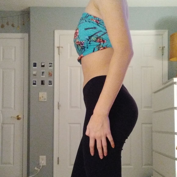 Multipurpose Blue Floral Scarf 💙 - Picture 2 of 4